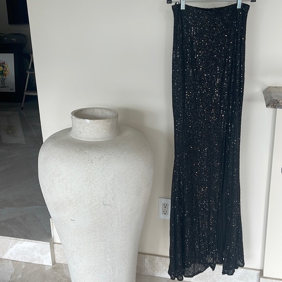 NWT. Love & Lemonade because black sequins skirt - Picture 1 of 8